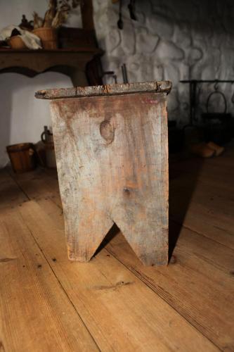Wyckoff_Interior_17thCentury_Kitchen_Bench_003
