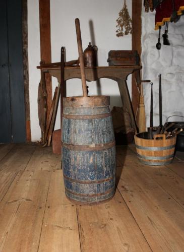 Wyckoff_Interior_17thCentury_Kitchen_Butter-Churn_002
