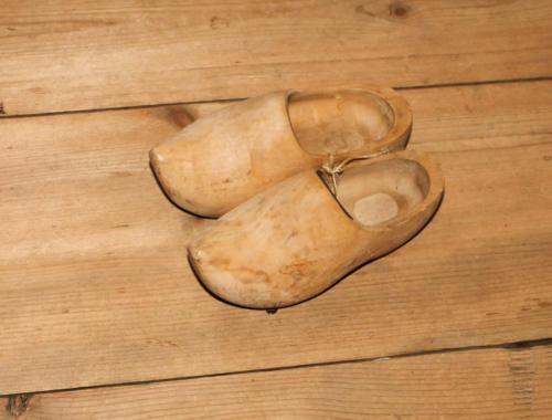 Wyckoff_Interior_17thCentury_Kitchen_Clogs_001