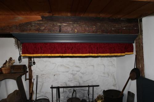 Wyckoff_Interior_17thCentury_Kitchen_Hearth_001