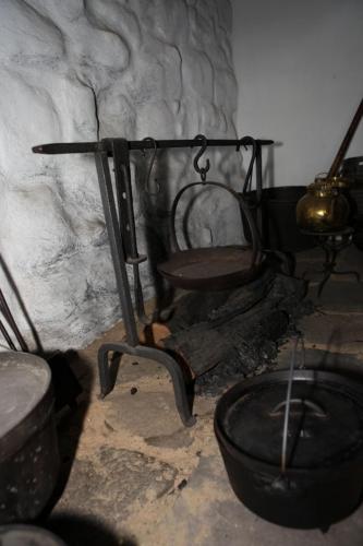 Wyckoff_Interior_17thCentury_Kitchen_Hearth_004