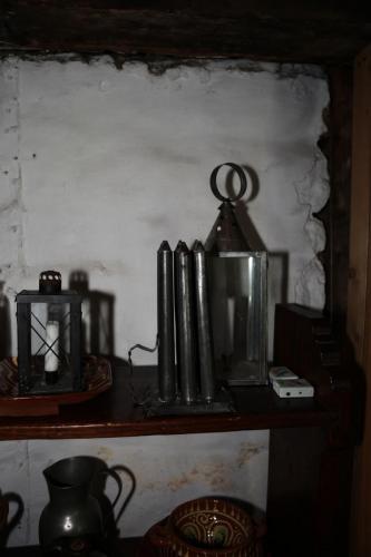 Wyckoff_Interior_17thCentury_Kitchen_Shelves_012